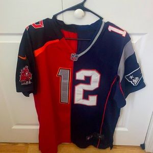 Tom Brady half buccaneers half patriots jersey